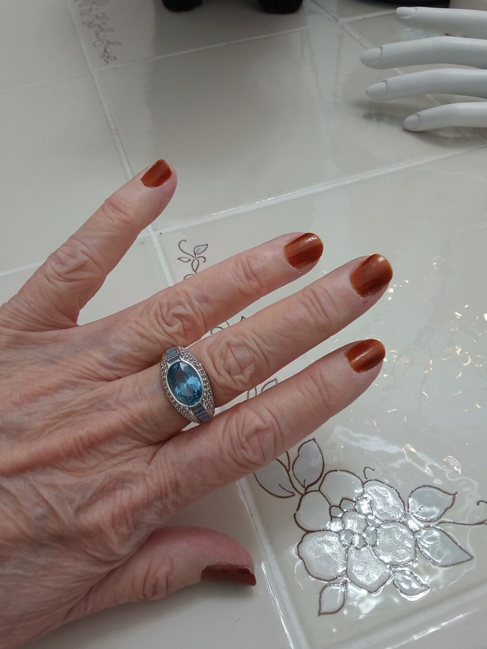 Blue Topaz & simulated Diamond accent ring, Sz.8 - Picture 4 of 5